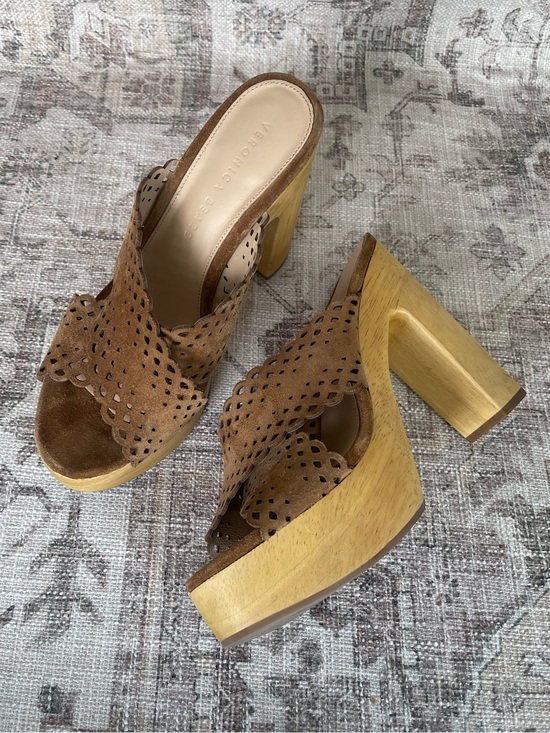 Veronica Beard Shoes - Veronica Beard Brown Scallop Gaynor Platform Sandals